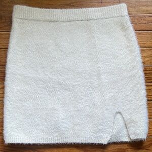 Chic Cream Mini Skirt for Women L Emery park like new